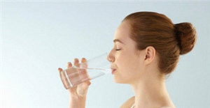 Bật mí bí mật của việc uống nước thường xuyên