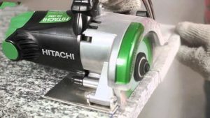 sử dụng máy cắt bê tông Hitachi CM4SB2