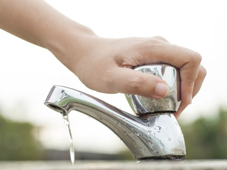 Tắt nước khi không sử dụng nước với đồng hồ nước